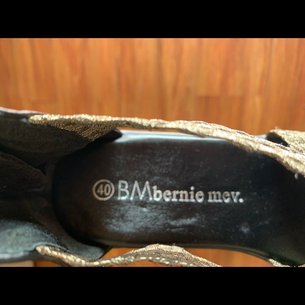 🆕❤️Bernie Mev. Sandals - Picture 6 of 6